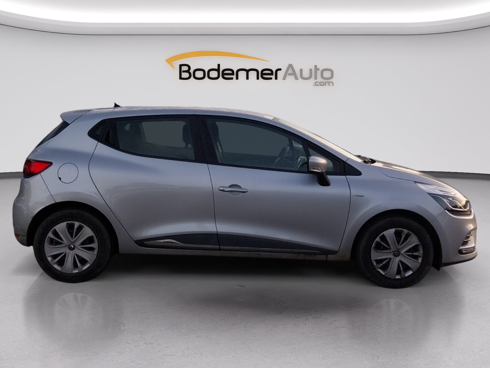 Vente en ligne Renault Clio 4 Clio TCe 75 E6C au prix de 10 590 €