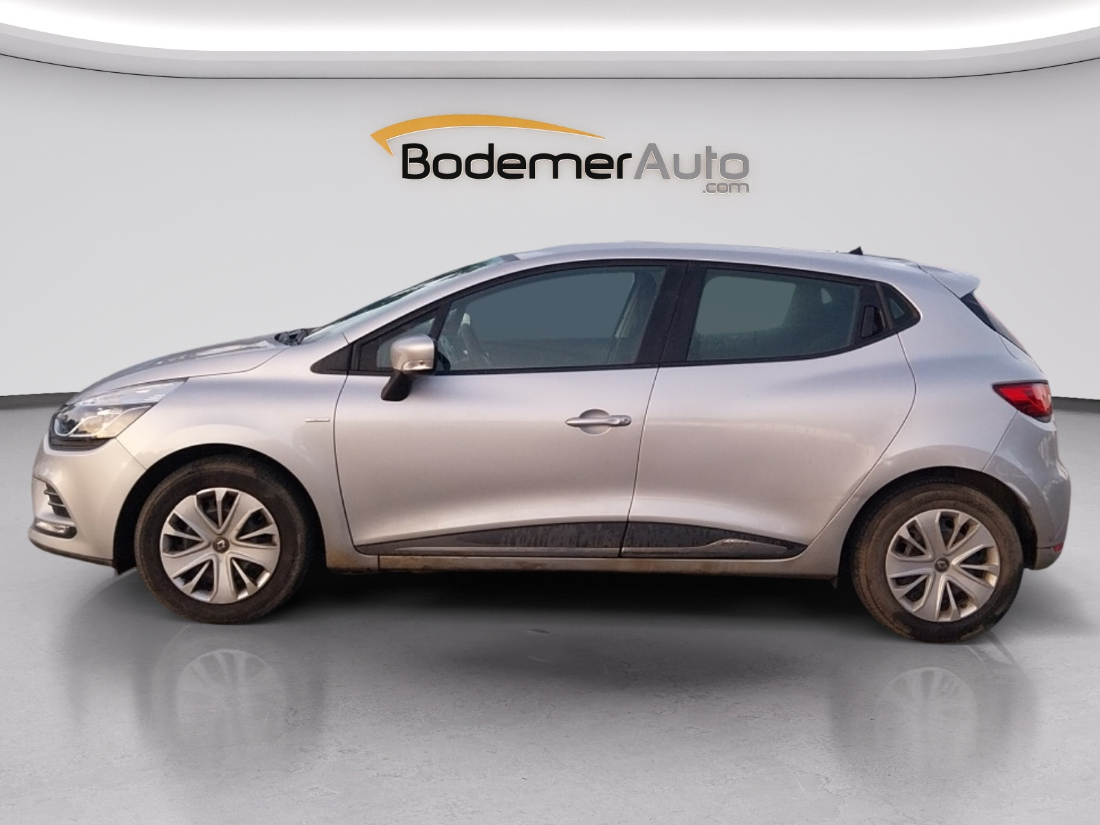 Vente en ligne Renault Clio 4 Clio TCe 75 E6C au prix de 10 590 €