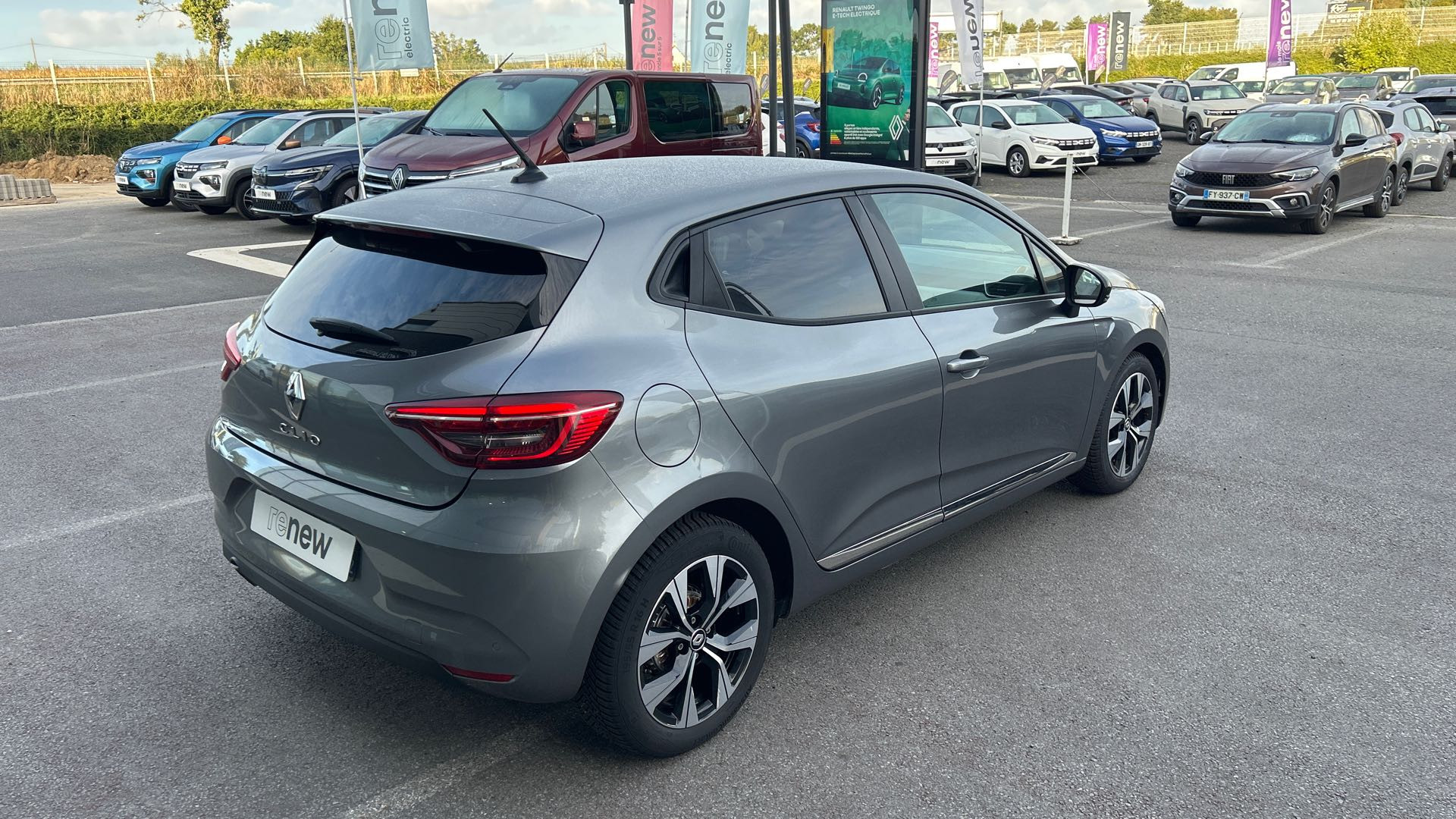 Vente en ligne Renault Clio 5 Clio TCe 100 GPL au prix de 13 990 €