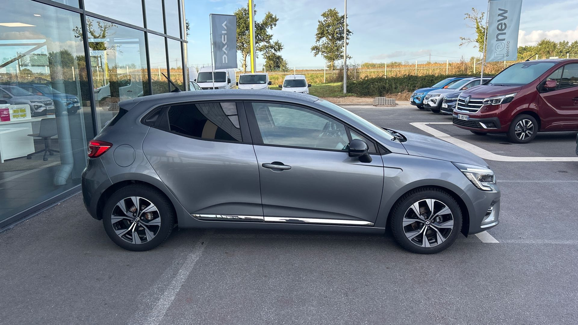 Vente en ligne Renault Clio 5 Clio TCe 100 GPL au prix de 13 990 €