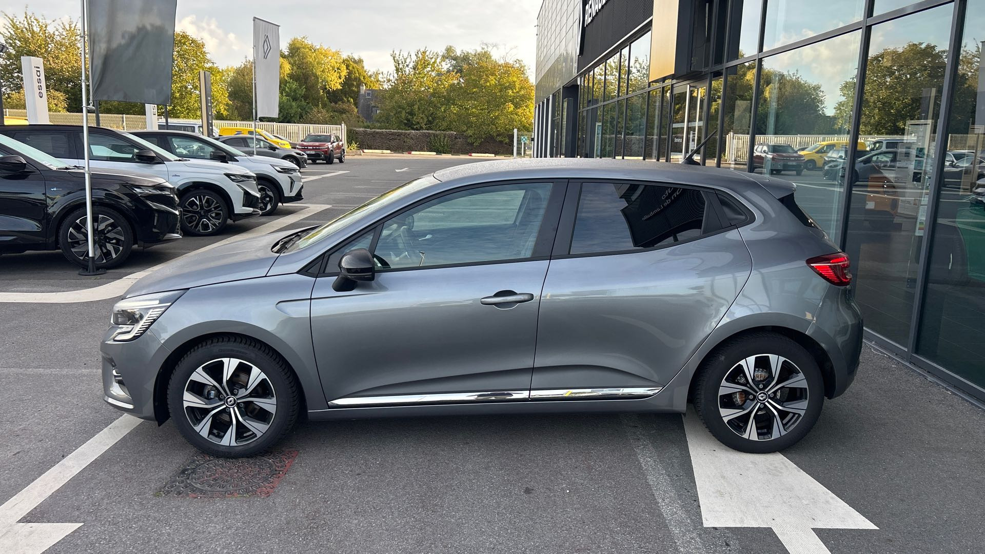 Vente en ligne Renault Clio 5 Clio TCe 100 GPL au prix de 13 990 €