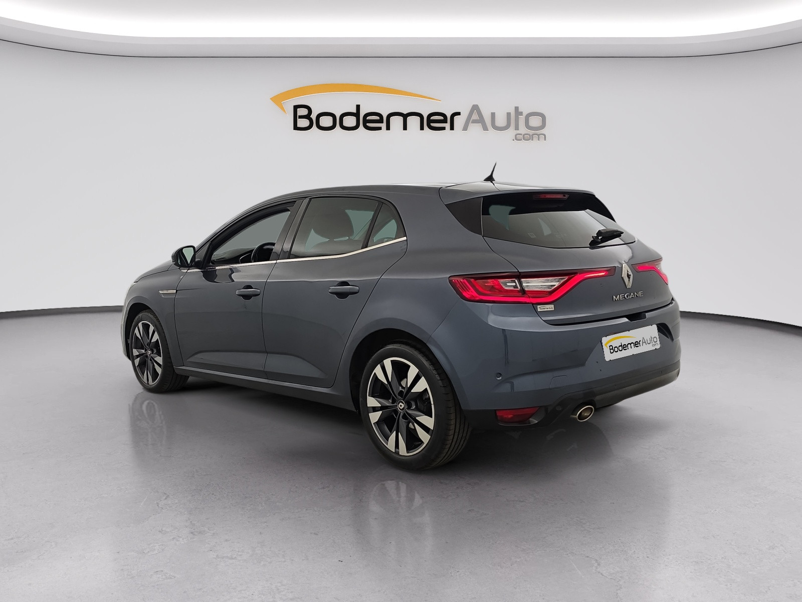 Vente en ligne Renault Megane 4 Mégane IV Berline TCe 140 Energy EDC au prix de 13 990 €