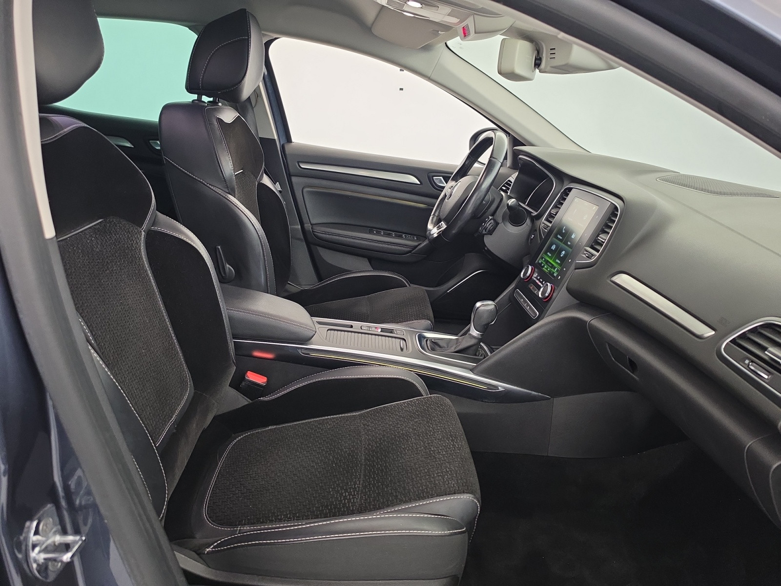 Vente en ligne Renault Megane 4 Mégane IV Berline TCe 140 Energy EDC au prix de 13 990 €