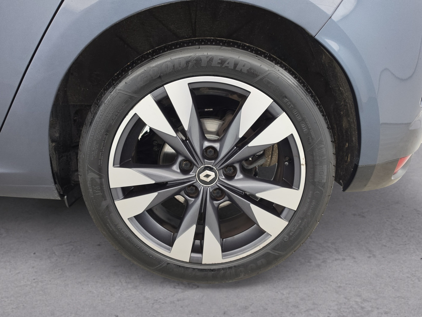 Vente en ligne Renault Megane 4 Mégane IV Berline TCe 140 Energy EDC au prix de 13 990 €