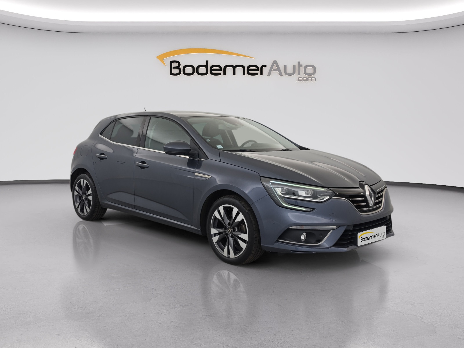 Vente en ligne Renault Megane 4 Mégane IV Berline TCe 140 Energy EDC au prix de 13 990 €