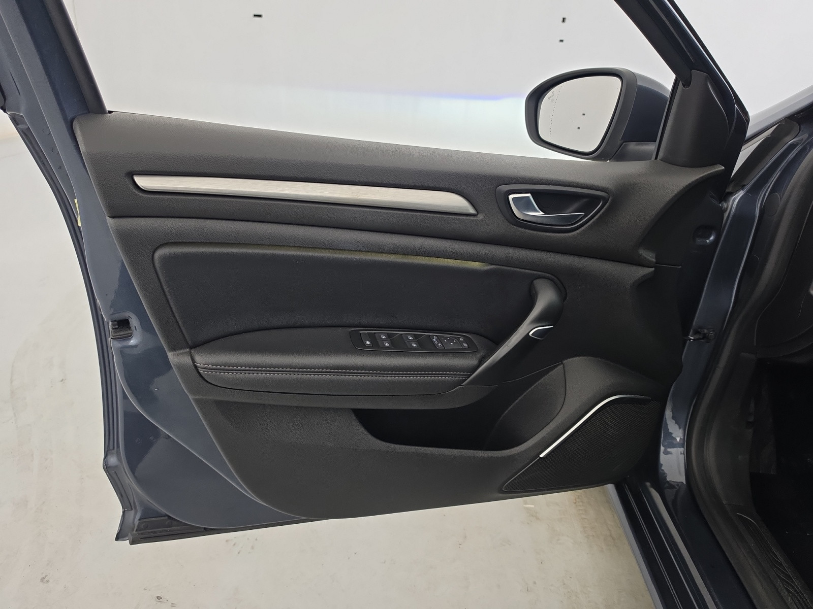 Vente en ligne Renault Megane 4 Mégane IV Berline TCe 140 Energy EDC au prix de 13 990 €