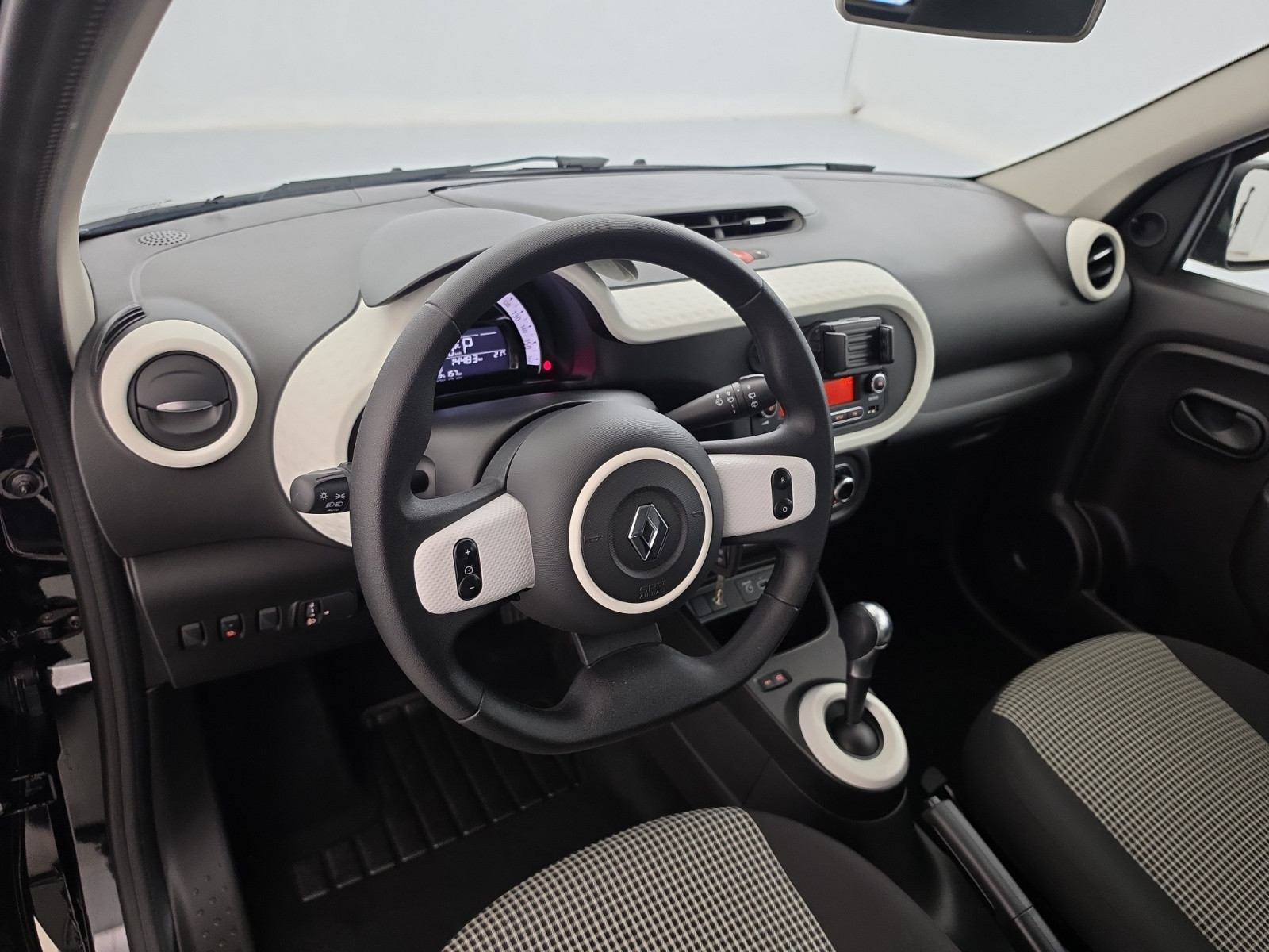 Vente en ligne Renault Twingo Electrique Twingo III E-Tech au prix de 12 590 €