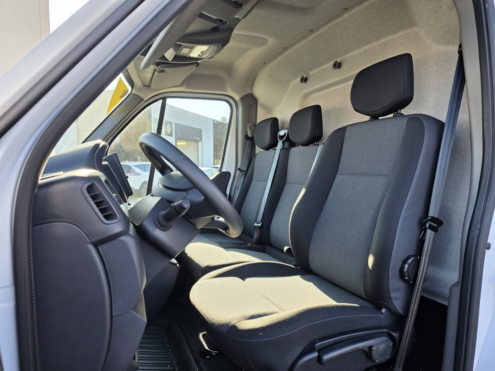 Vente en ligne Renault Master Fourgon MASTER FGN TRAC F3500 L3H3 BLUE DCI 135 au prix de 25 290 €