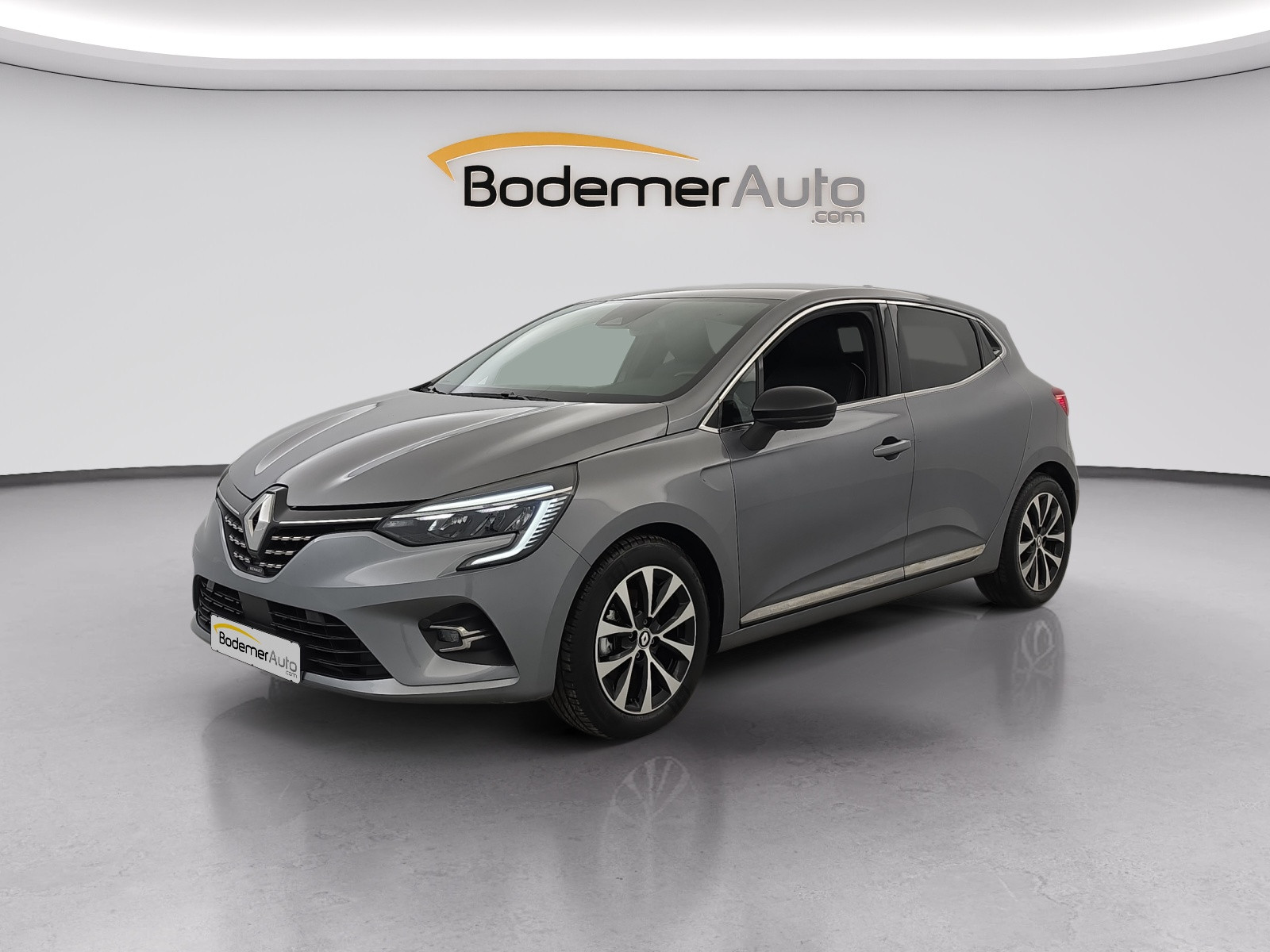 Renault Clio 5 Clio E-Tech full hybrid 145 occasion de 2023 en vente à Loudéac