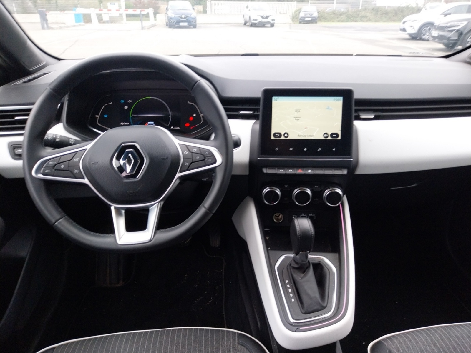 Vente en ligne Renault Clio 5 Clio E-Tech full hybrid 145 au prix de 18 290 €