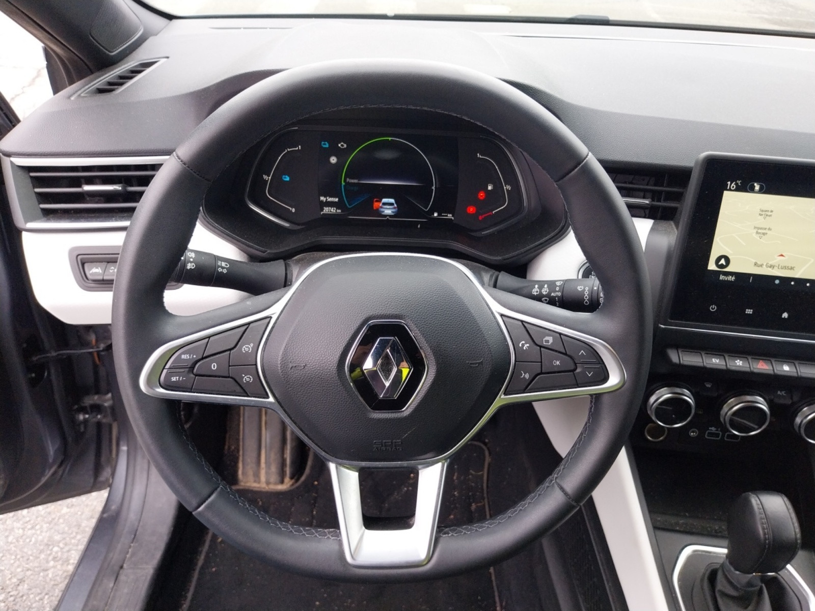 Vente en ligne Renault Clio 5 Clio E-Tech full hybrid 145 au prix de 18 290 €