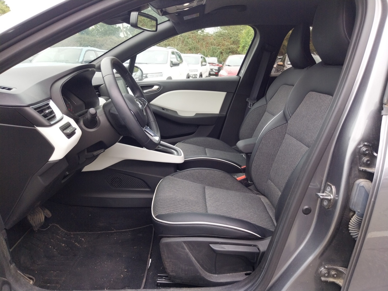 Vente en ligne Renault Clio 5 Clio E-Tech full hybrid 145 au prix de 18 290 €