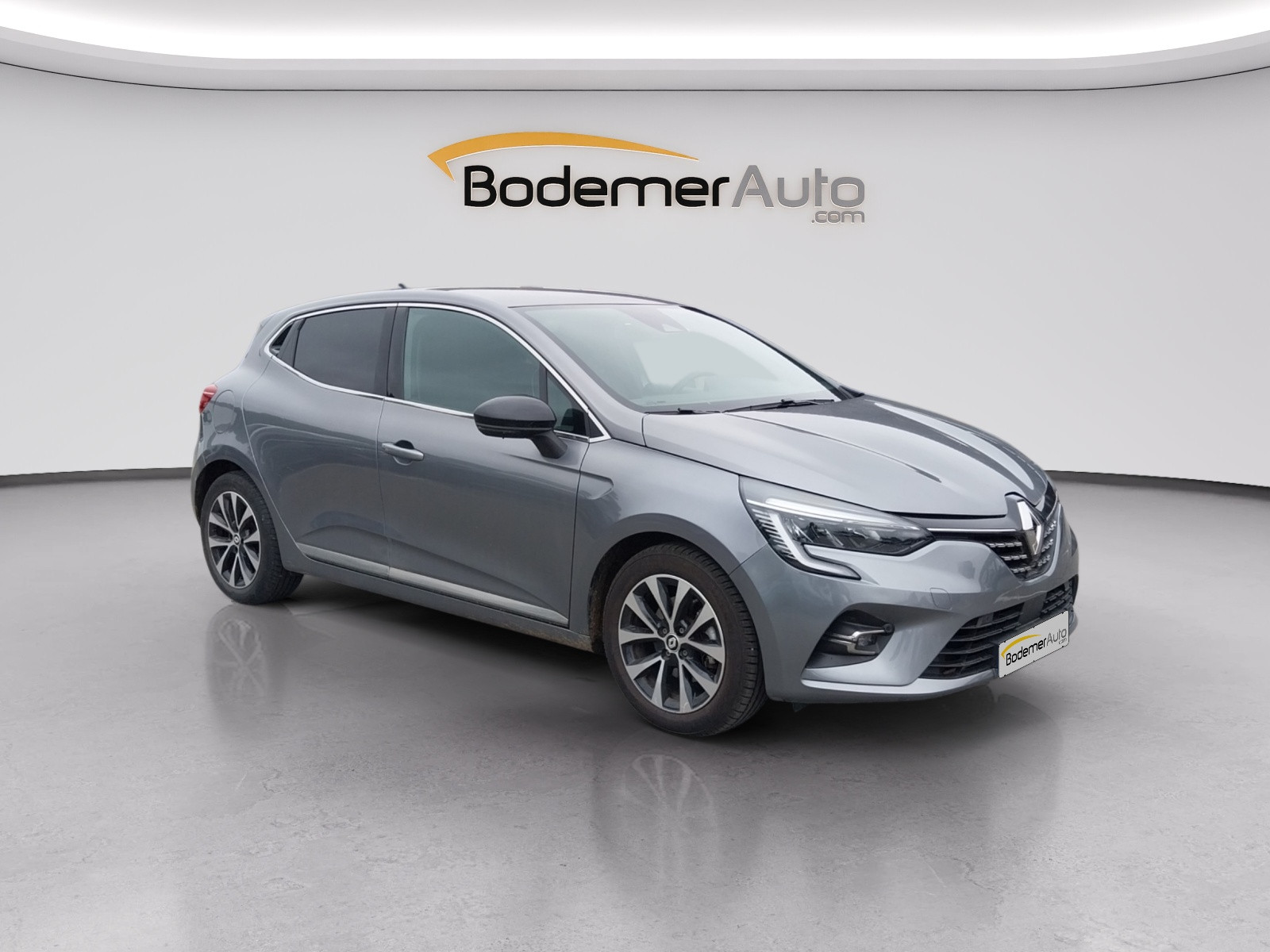 Vente en ligne Renault Clio 5 Clio E-Tech full hybrid 145 au prix de 18 290 €