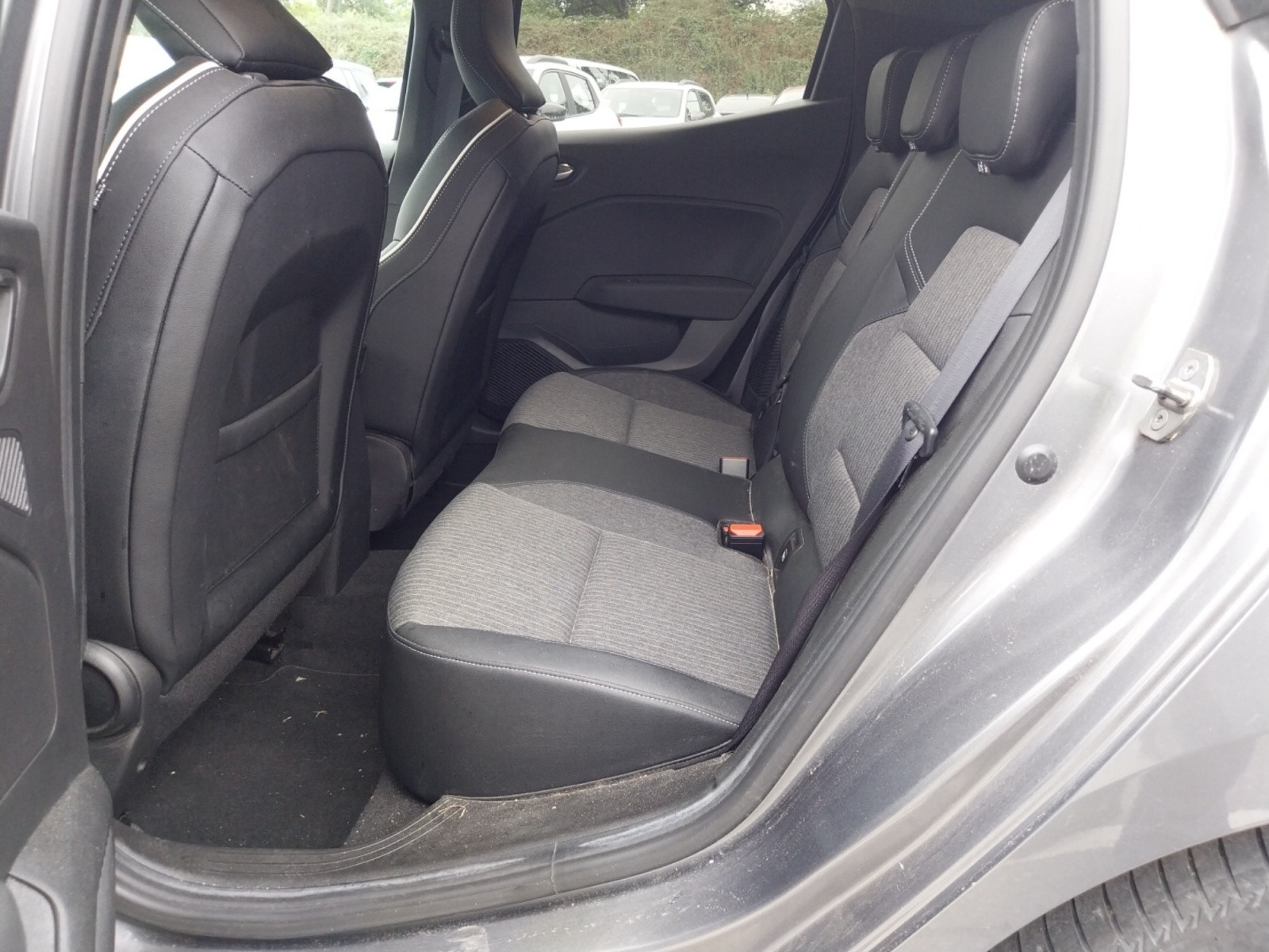 Vente en ligne Renault Clio 5 Clio E-Tech full hybrid 145 au prix de 18 290 €