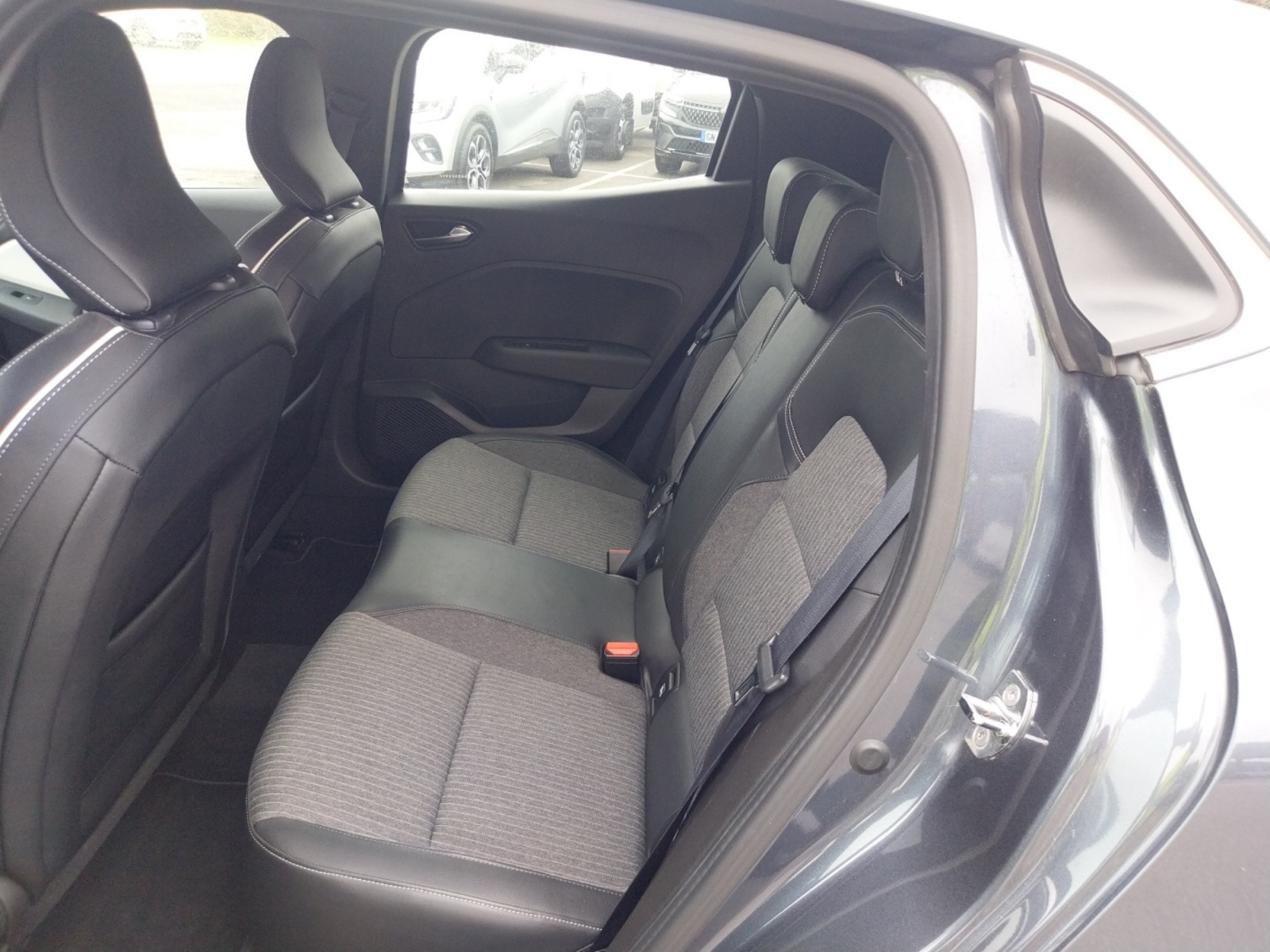 Vente en ligne Renault Clio 5 Clio TCe 90 - 21N au prix de 14 190 €