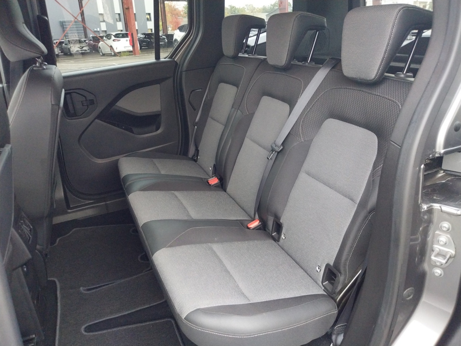 Vente en ligne Renault Kangoo  Blue dCi 115 auto GSR2 au prix de 26 990 €