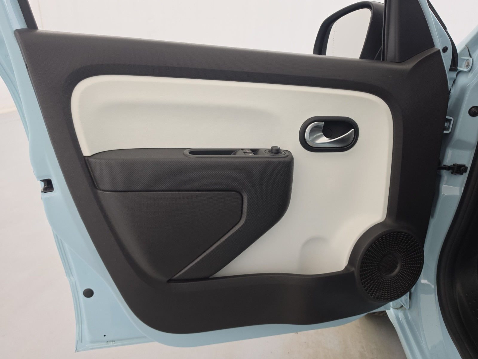 Vente en ligne Renault Twingo Electrique Twingo III E-Tech au prix de 12 790 €