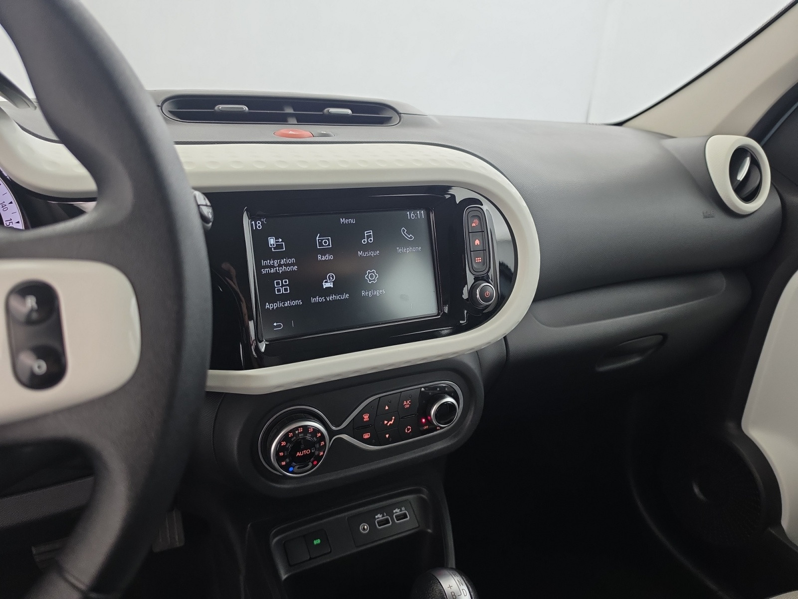 Vente en ligne Renault Twingo Electrique Twingo III E-Tech au prix de 12 790 €