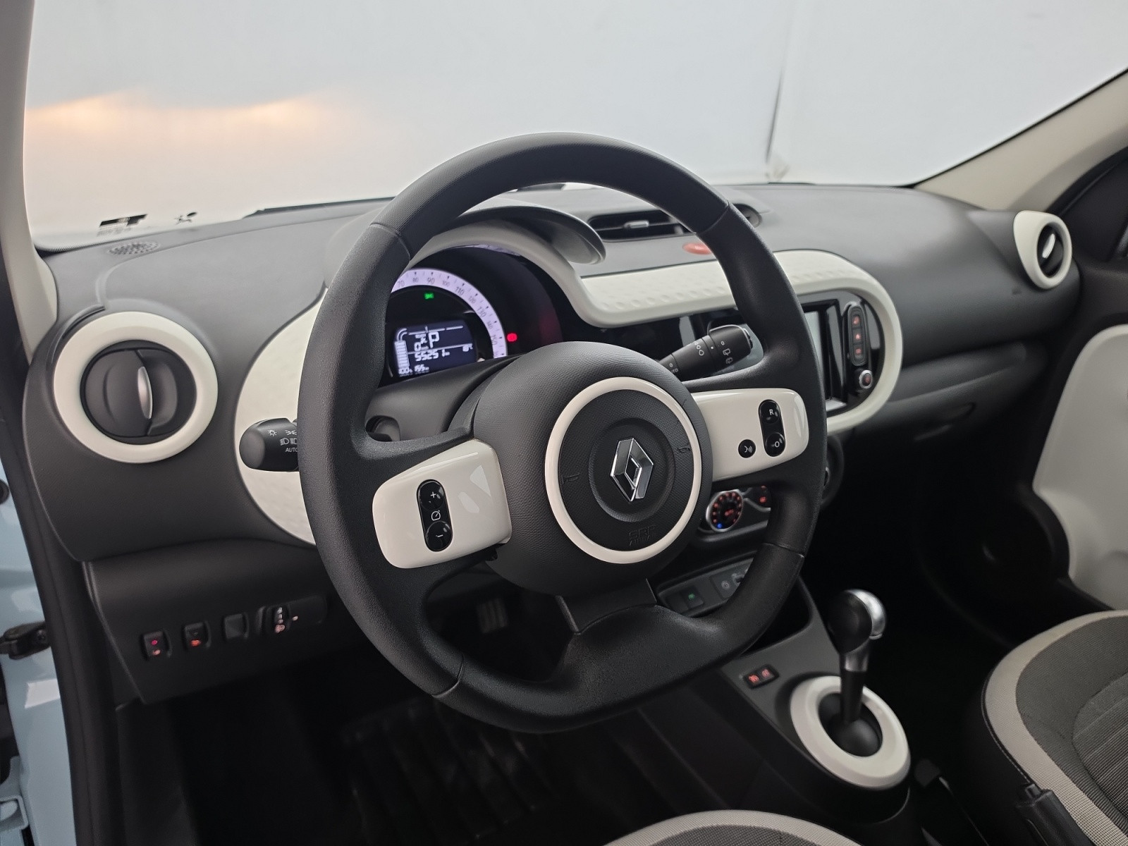 Vente en ligne Renault Twingo Electrique Twingo III E-Tech au prix de 12 790 €