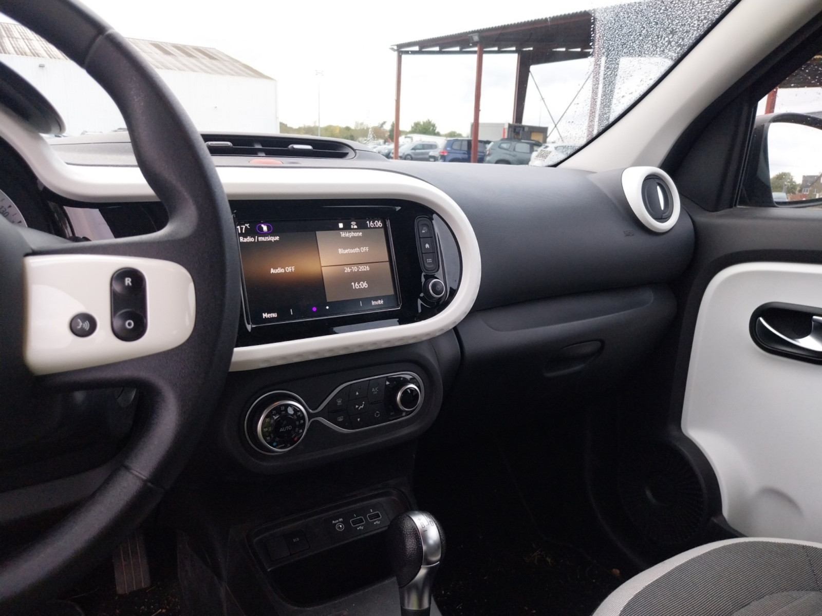 Vente en ligne Renault Twingo Electrique Twingo III E-Tech au prix de 12 990 €