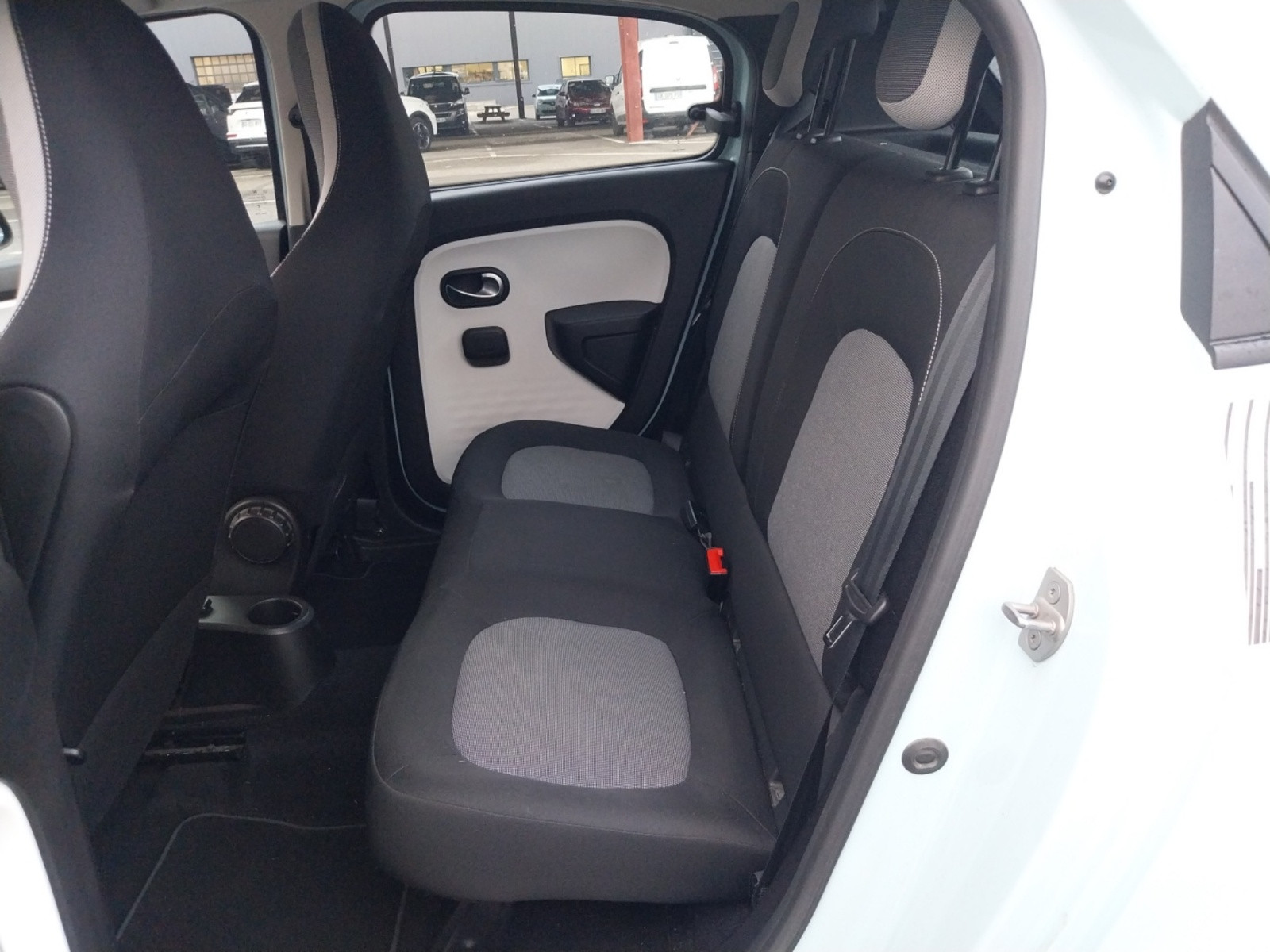 Vente en ligne Renault Twingo Electrique Twingo III E-Tech au prix de 12 790 €