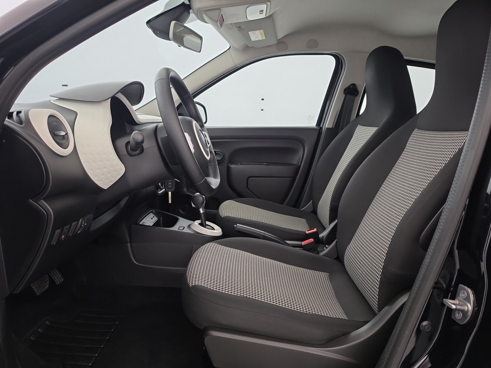 Vente en ligne Renault Twingo Electrique Twingo III E-Tech au prix de 12 590 €