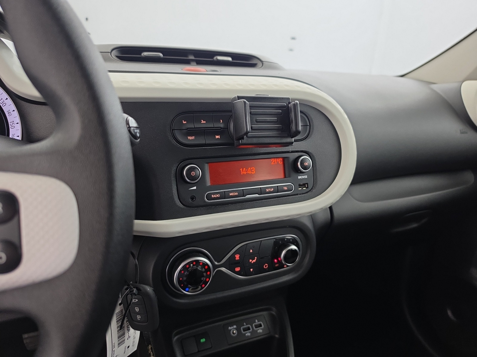 Vente en ligne Renault Twingo Electrique Twingo III E-Tech au prix de 12 590 €