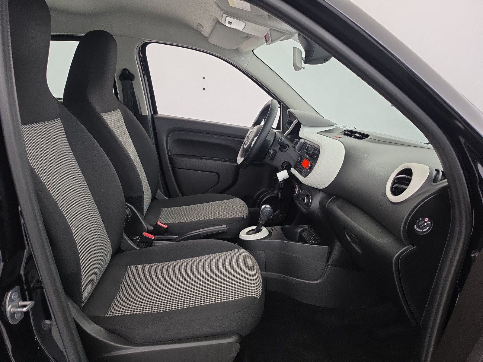 Vente en ligne Renault Twingo Electrique Twingo III E-Tech au prix de 12 590 €