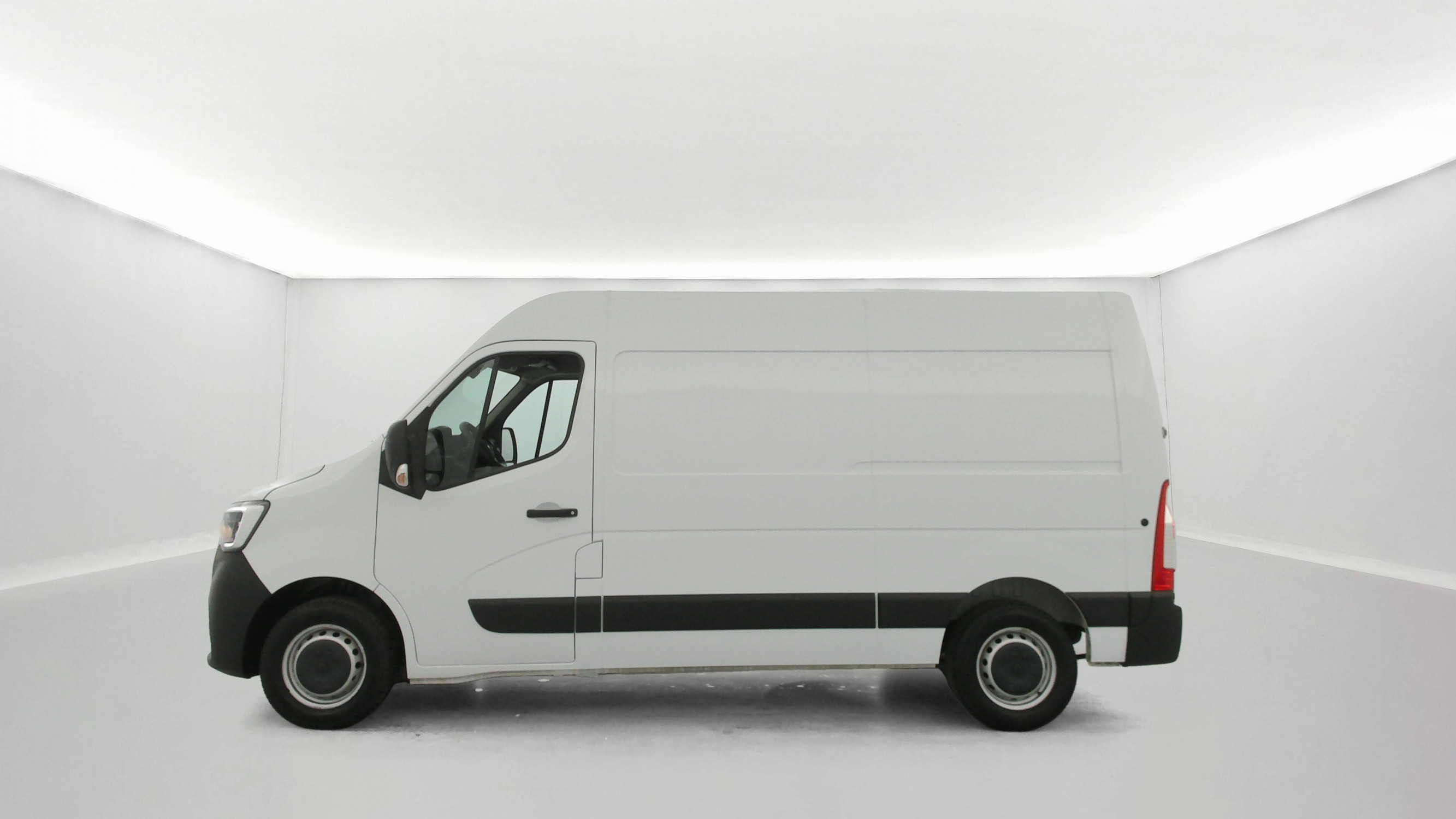 Renault Master Fourgon MASTER FGN TRAC F3500 L3H3 BLUE DCI 135 occasion de 2024 en vente à Loudéac