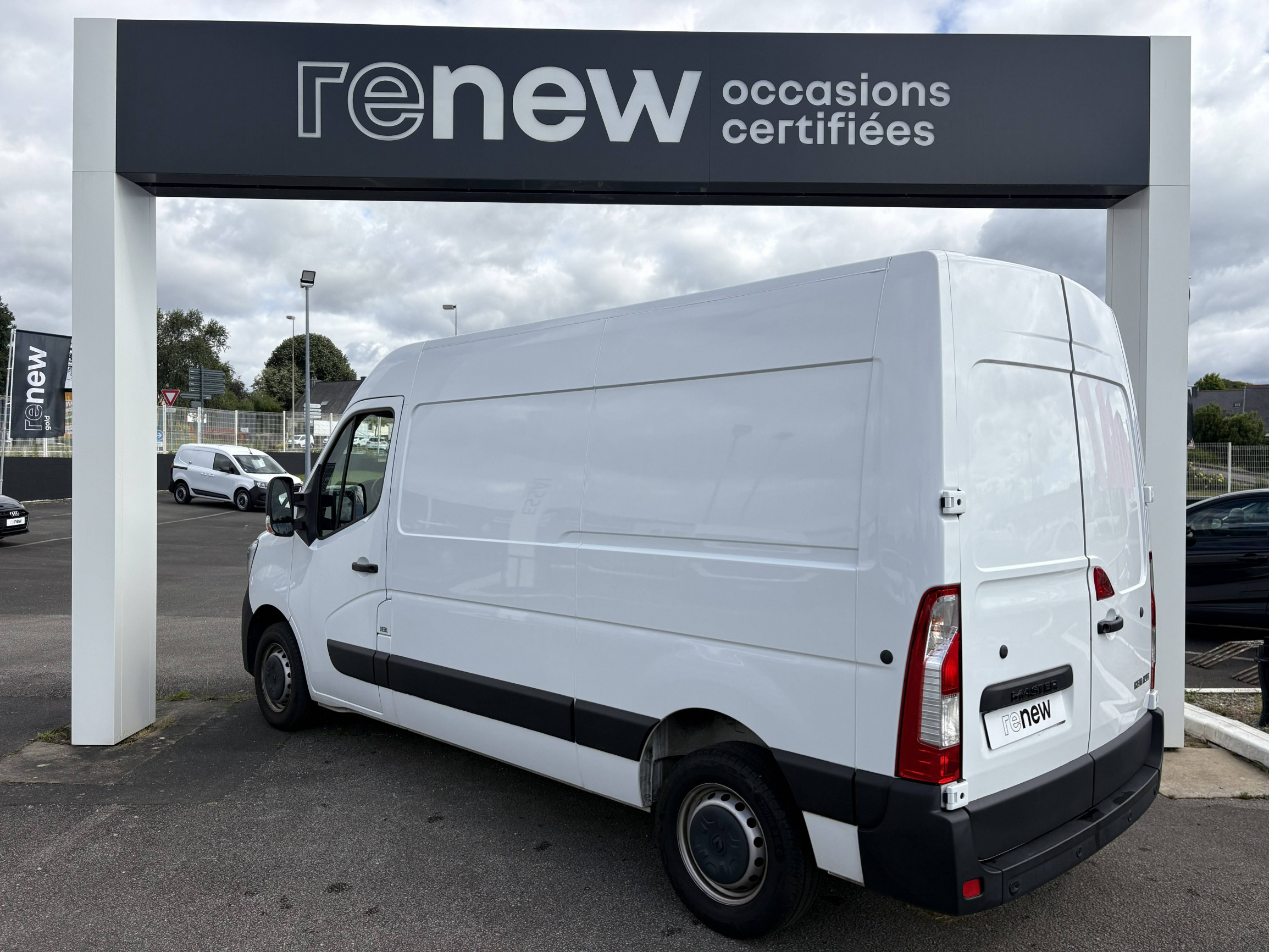 Renault Master Fourgon MASTER FGN TRAC F3500 L2H2 BLUE DCI 135 occasion de 2023 en vente à Loudéac