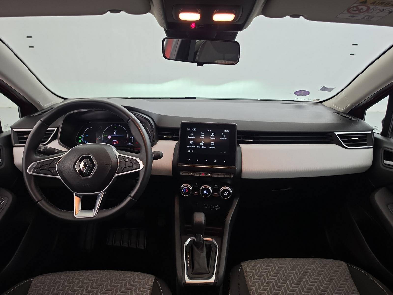 Vente en ligne Renault Clio 5 Clio E-Tech full hybrid 145 au prix de 15 690 €