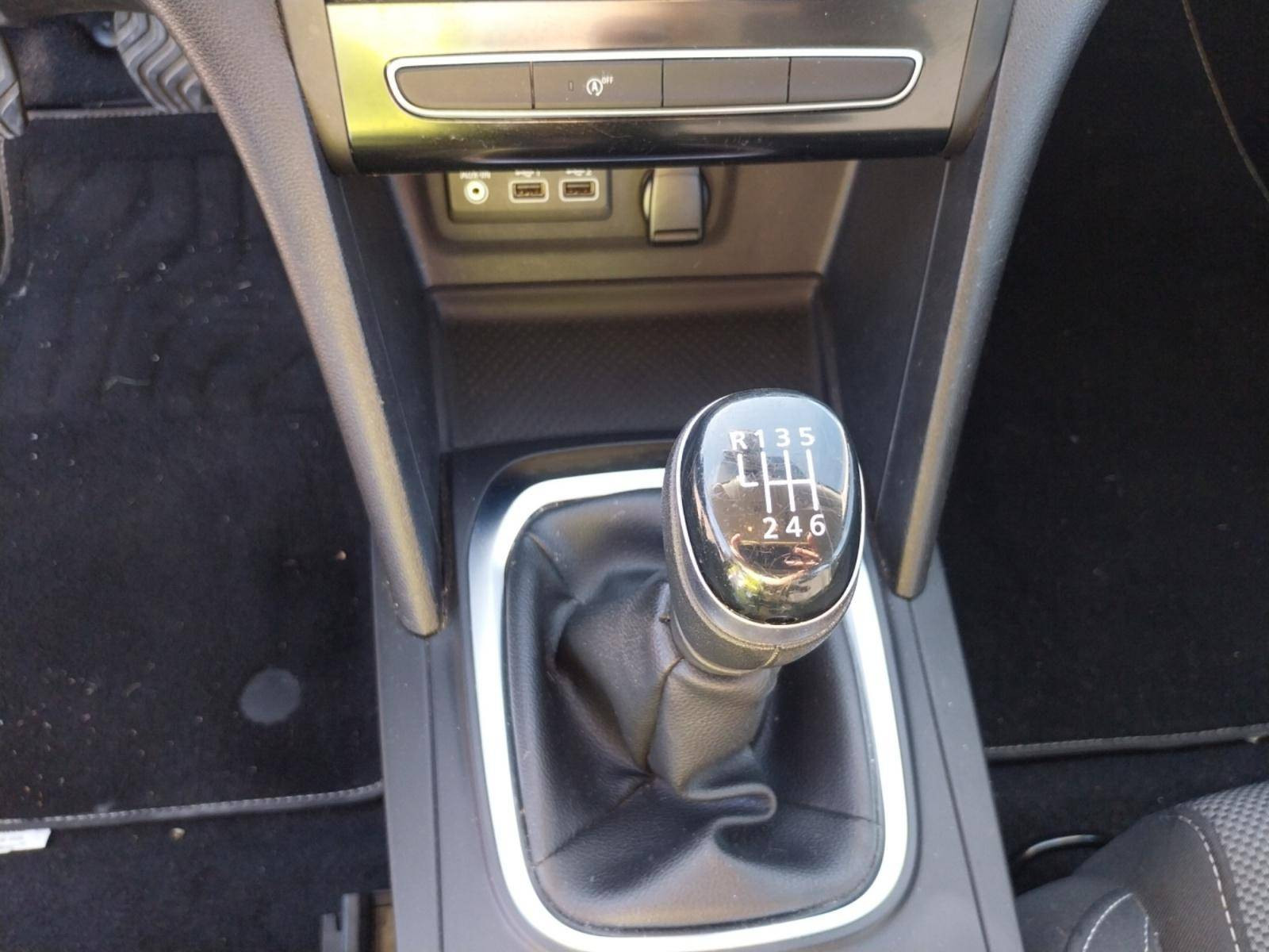 Vente en ligne Renault Megane 4  Blue dCi 115 au prix de 14 290 €