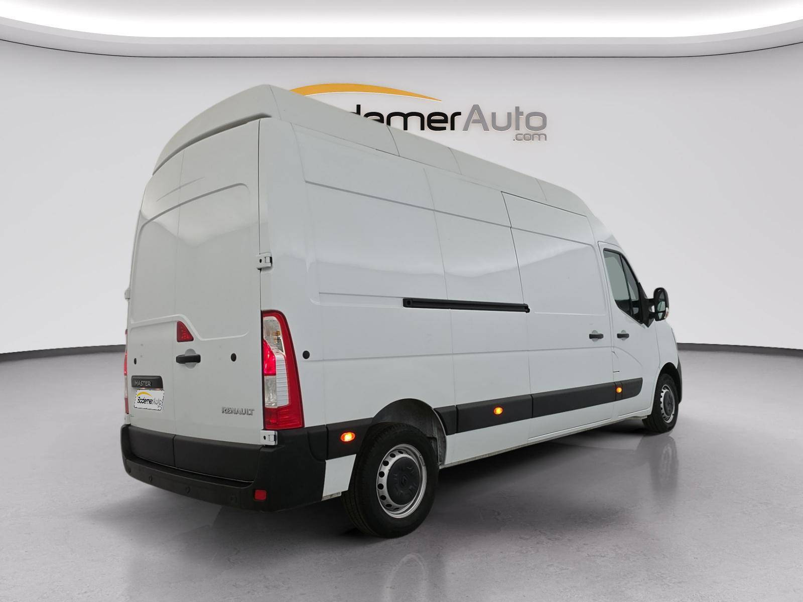 Vente en ligne Renault Master Fourgon MASTER FGN TRAC F3500 L3H3 BLUE DCI 135 au prix de 26 490 €
