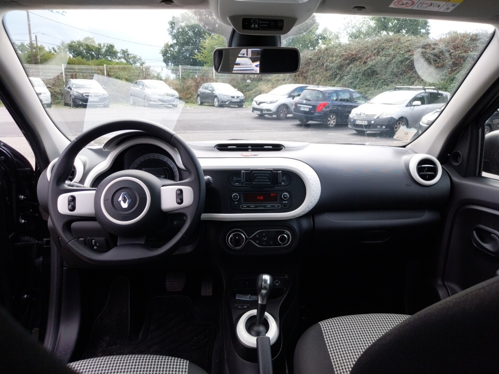 Vente en ligne Renault Twingo Electrique Twingo III E-Tech au prix de 12 590 €