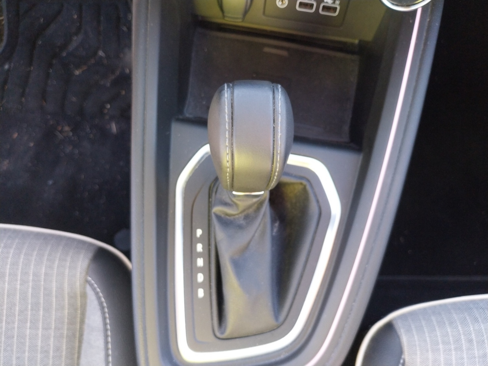 Vente en ligne Renault Clio 5 Clio E-Tech full hybrid 145 au prix de 17 990 €