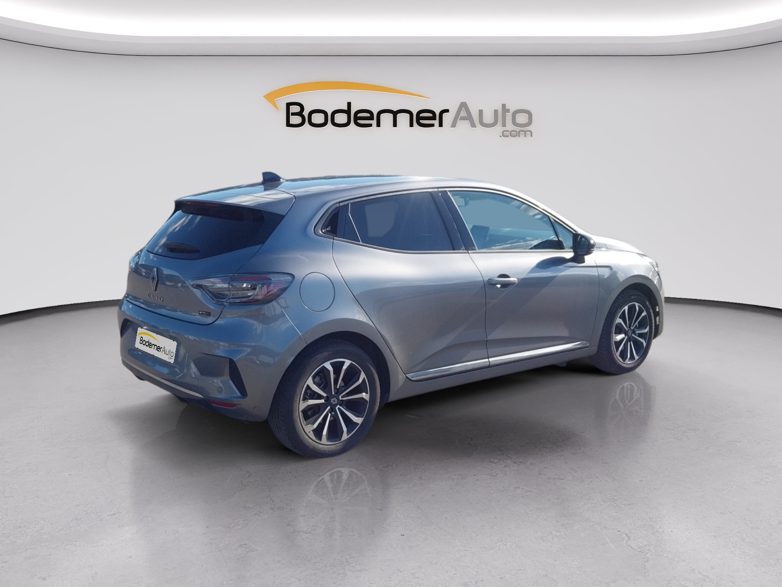 Vente en ligne Renault Clio 5 Clio E-Tech full hybrid 145 au prix de 17 990 €