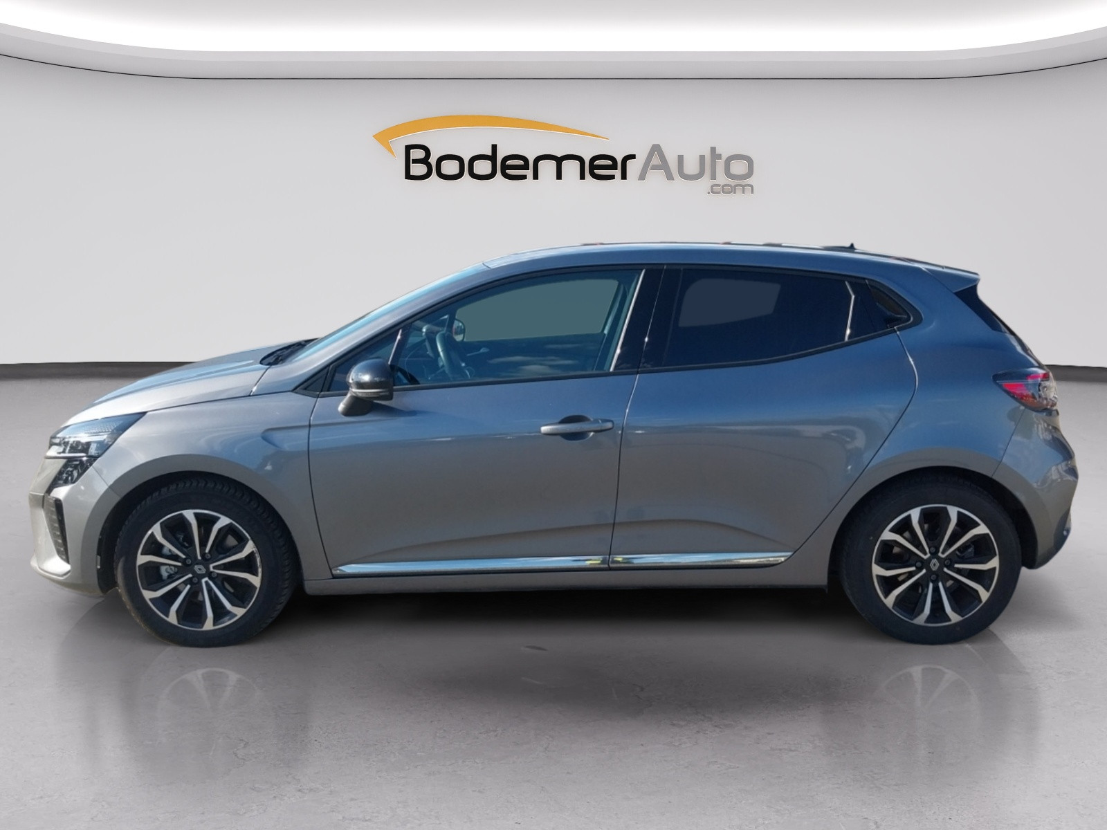Vente en ligne Renault Clio 5 Clio E-Tech full hybrid 145 au prix de 17 990 €