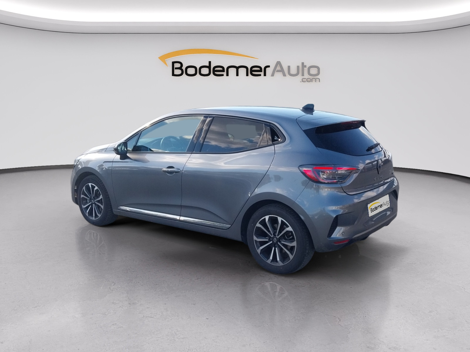 Vente en ligne Renault Clio 5 Clio E-Tech full hybrid 145 au prix de 17 990 €