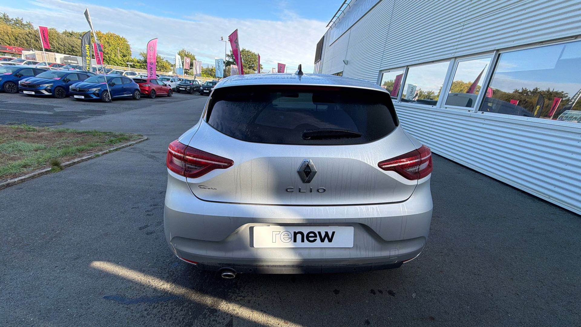Vente en ligne Renault Clio 5 Clio TCe 140 au prix de 15 590 €