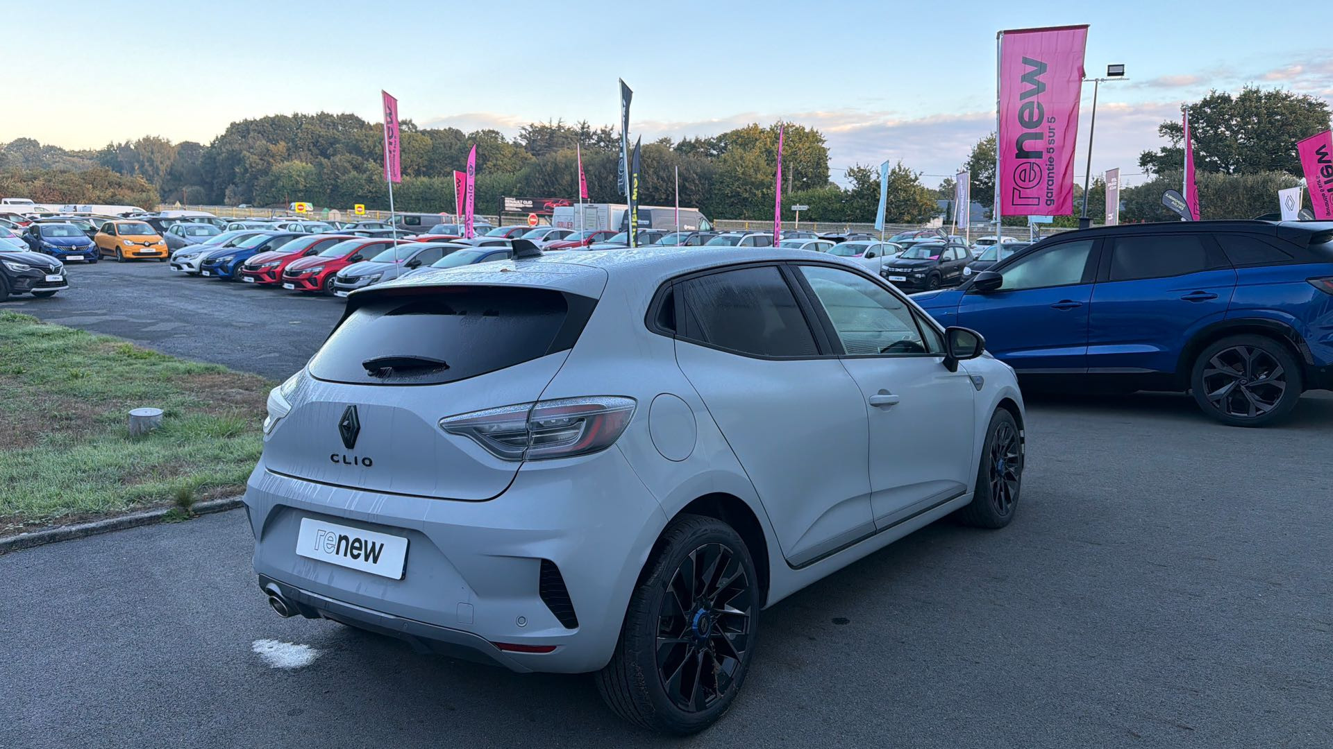 Vente en ligne Renault Clio 5 Clio TCe 90 au prix de 17 990 €