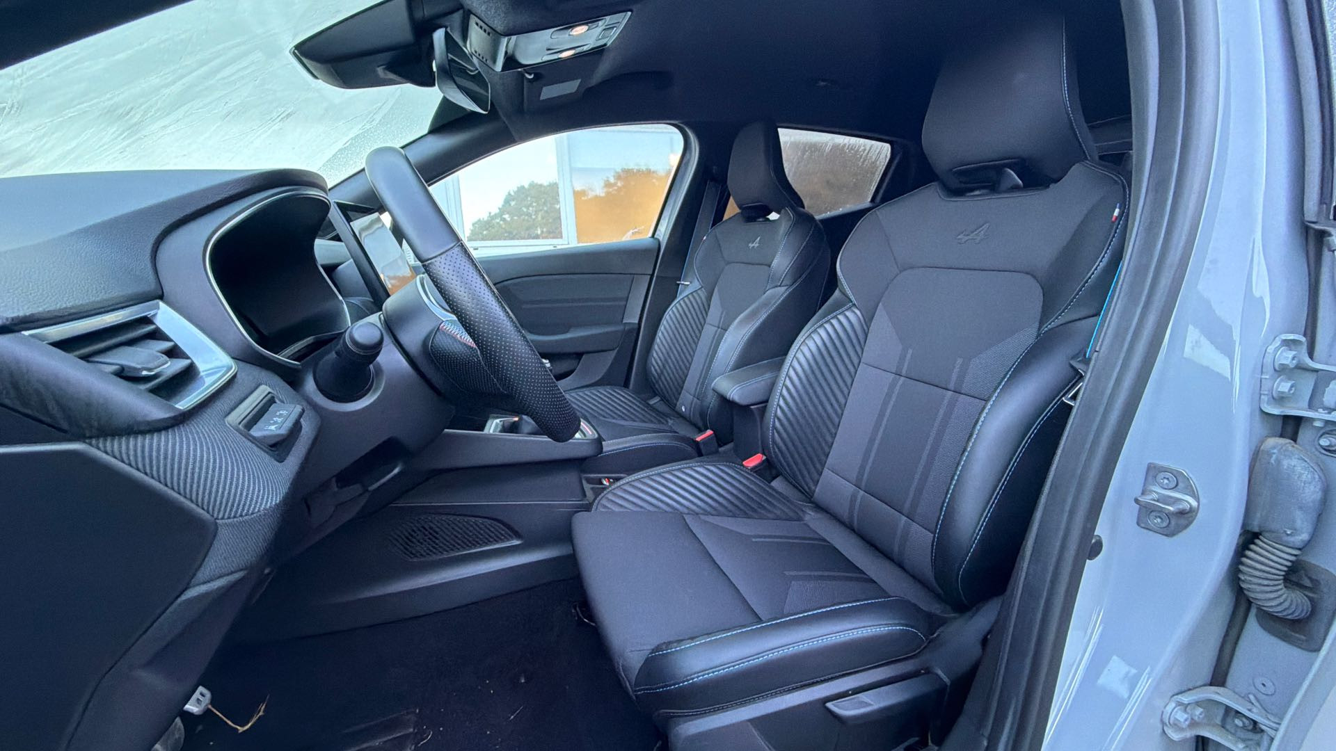 Vente en ligne Renault Clio 5 Clio TCe 90 au prix de 17 990 €
