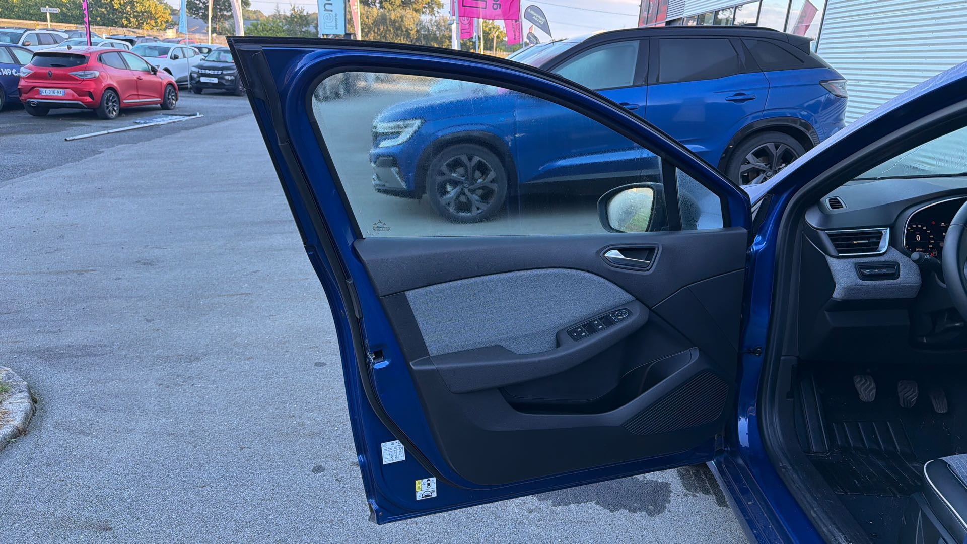 Vente en ligne Renault Clio 5 Clio TCe 90 au prix de 15 790 €