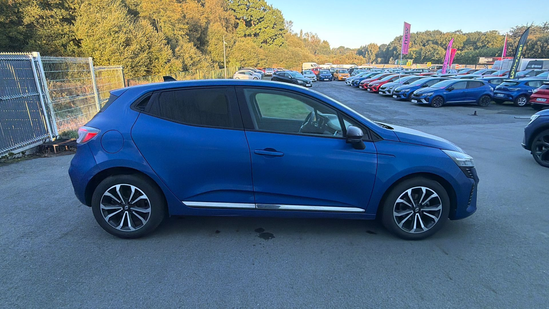 Vente en ligne Renault Clio 5 Clio TCe 90 au prix de 15 790 €