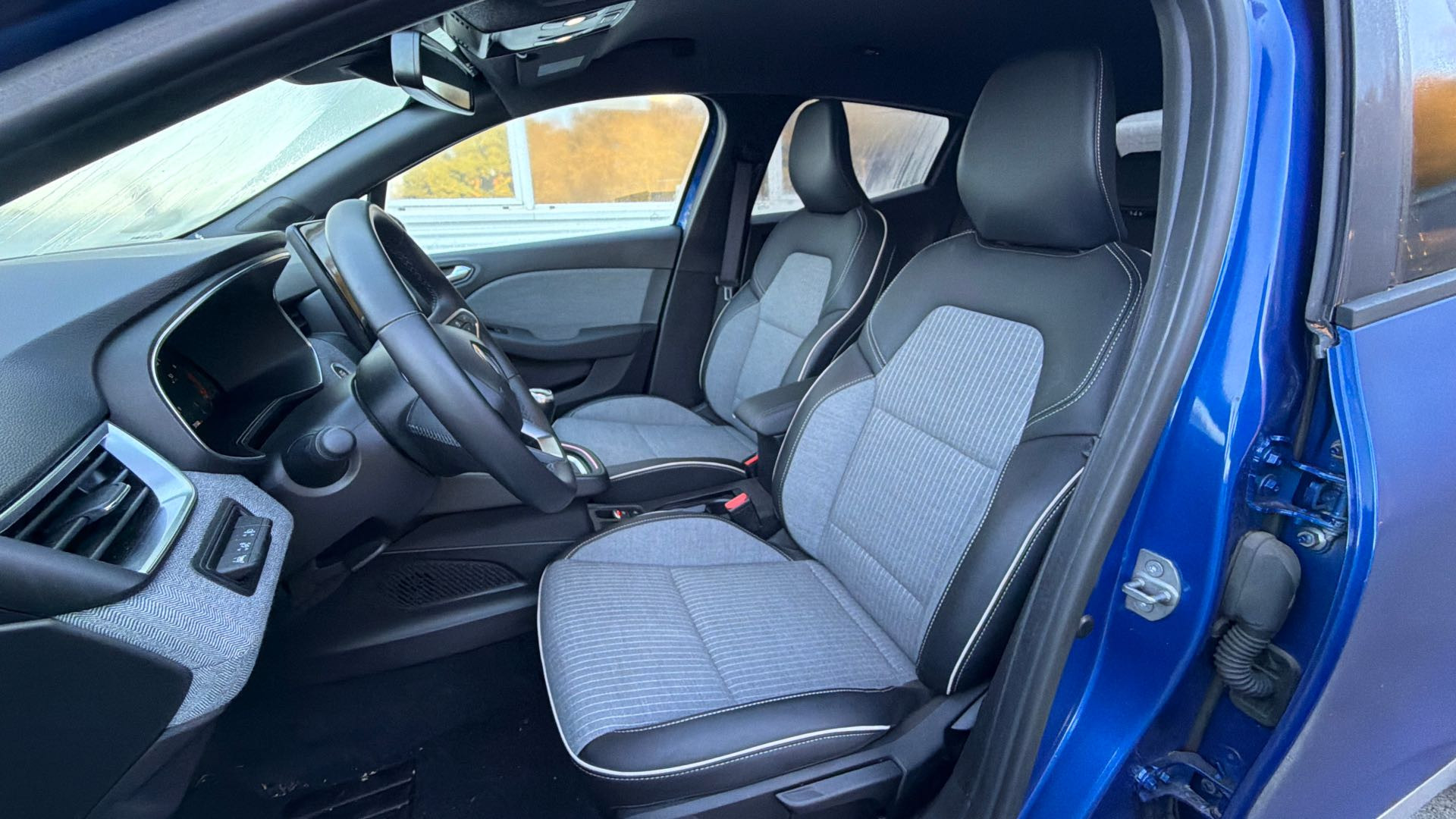 Vente en ligne Renault Clio 5 Clio TCe 90 au prix de 15 790 €