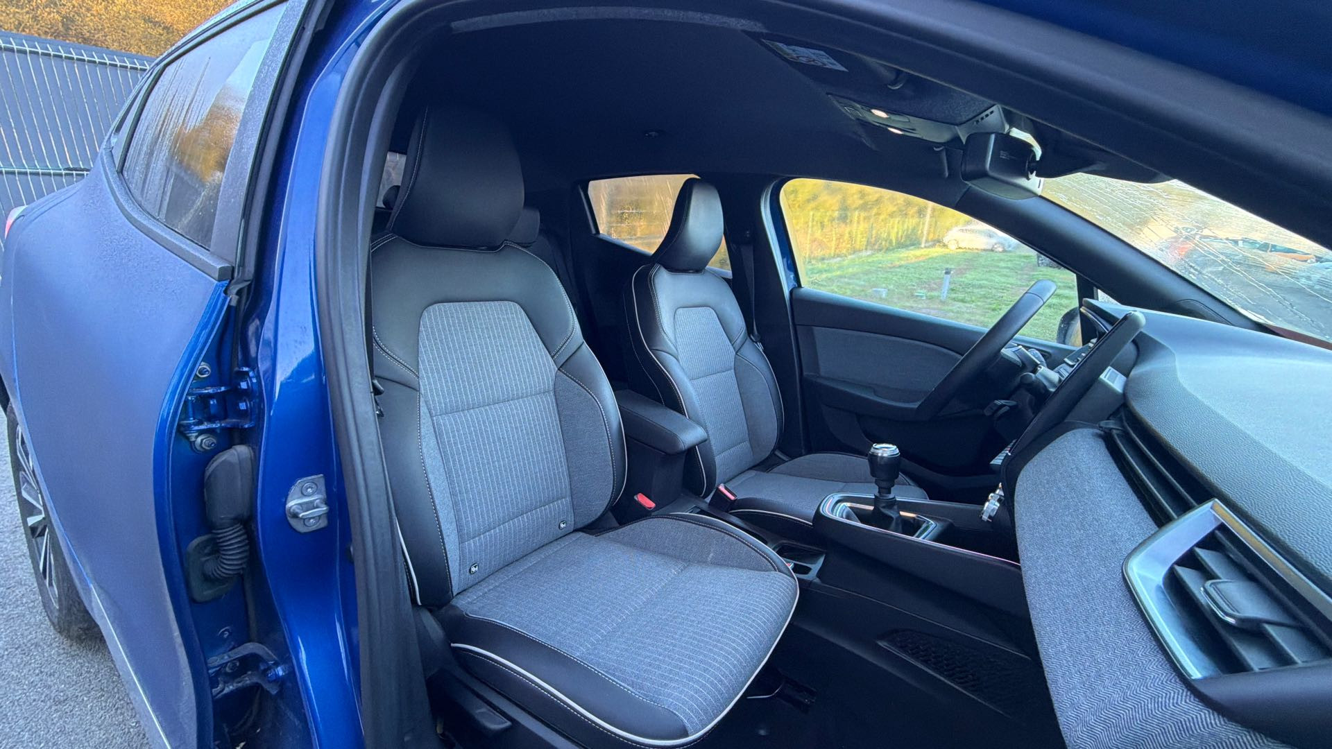 Vente en ligne Renault Clio 5 Clio TCe 90 au prix de 15 790 €