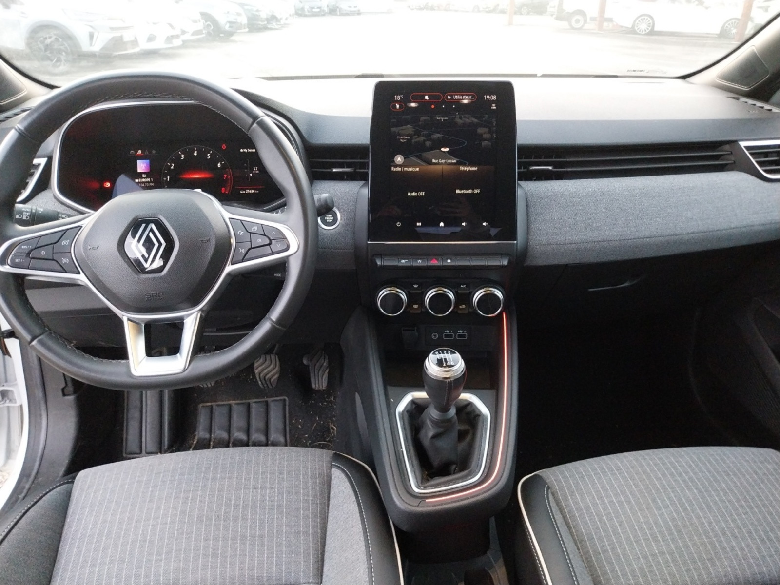 Vente en ligne Renault Clio 5 Clio TCe 90 au prix de 15 790 €