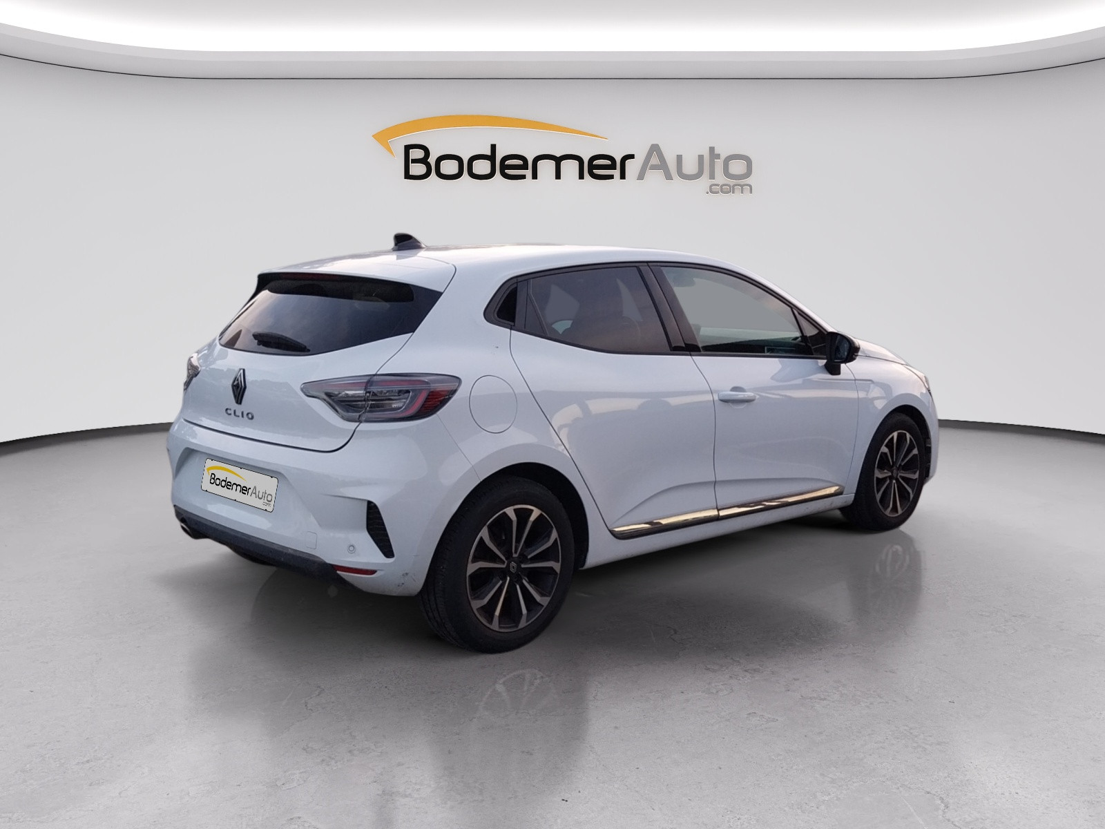 Vente en ligne Renault Clio 5 Clio TCe 90 au prix de 15 790 €