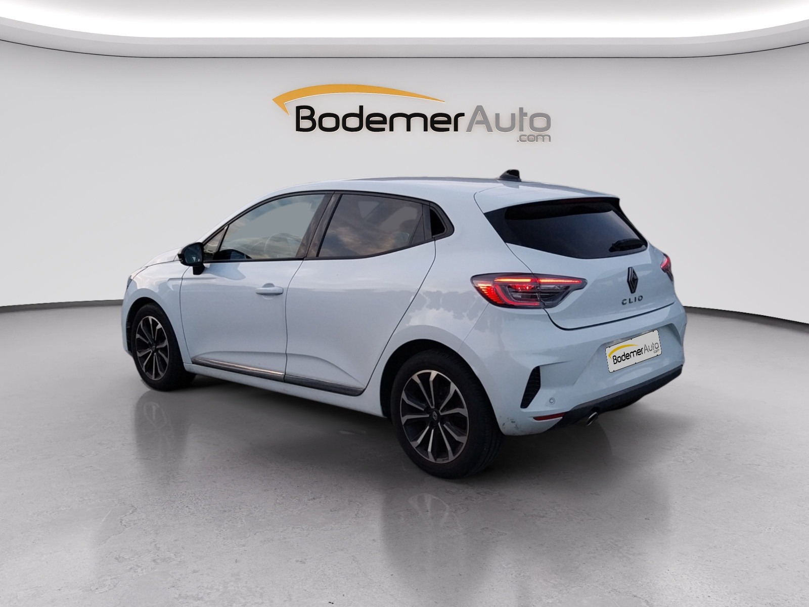 Vente en ligne Renault Clio 5 Clio TCe 90 au prix de 15 790 €