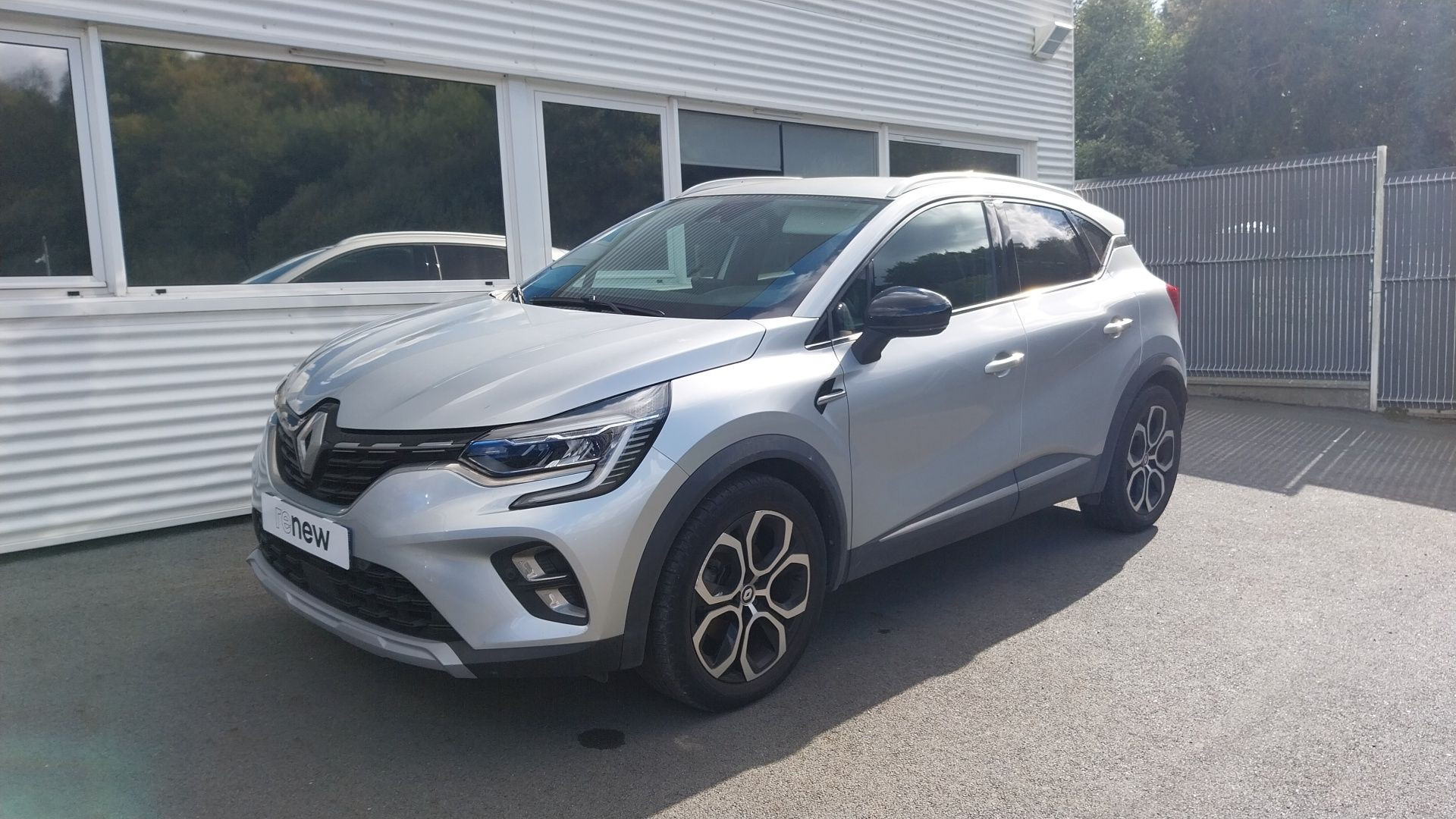 Renault Captur  E-Tech full hybrid 145 occasion de 2023 en vente à Guingamp