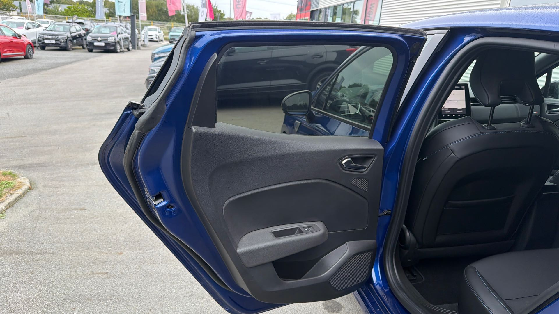 Vente en ligne Renault Clio 5 Clio TCe 90 au prix de 17 790 €